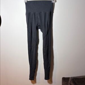Alphalete Leggings - Graphite. - Small